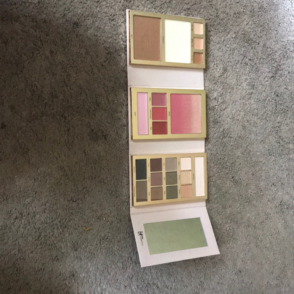 It Girl Beauty Book Volume 3